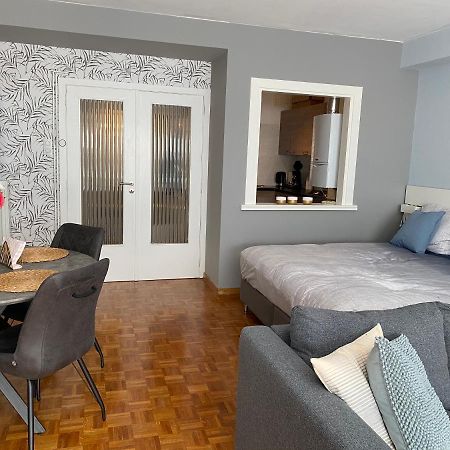 Studio Direct Aan Het Hoofdstrand Van Oostende - Naast Casino Apartment Luaran gambar