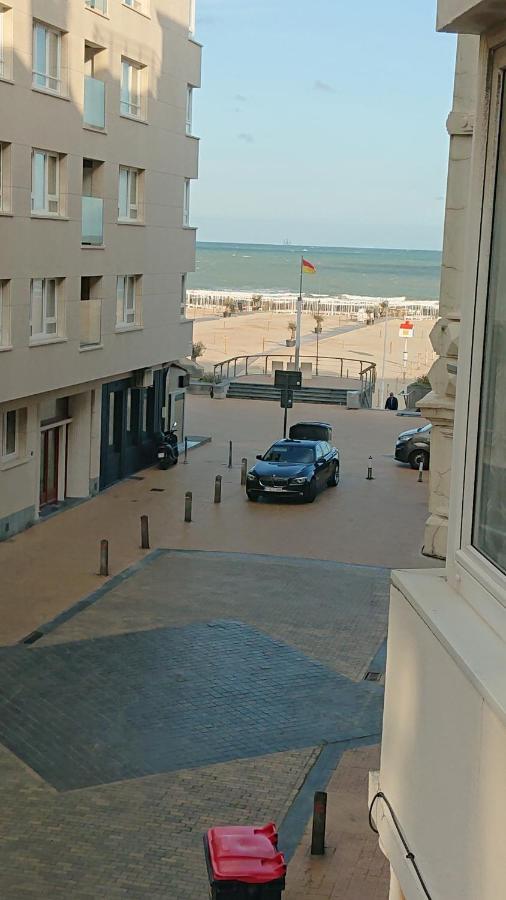 Studio Direct Aan Het Hoofdstrand Van Oostende - Naast Casino Apartment Luaran gambar