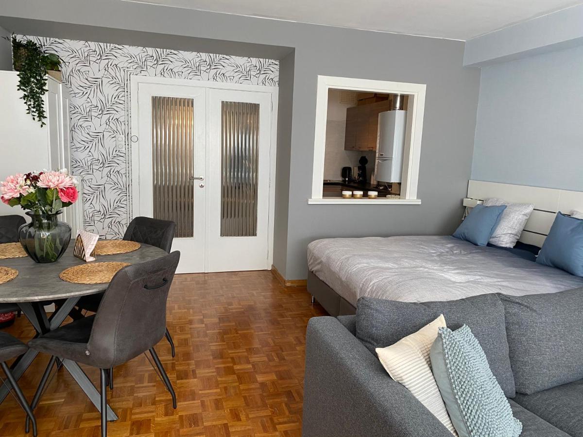 Studio Direct Aan Het Hoofdstrand Van Oostende - Naast Casino Apartment Luaran gambar