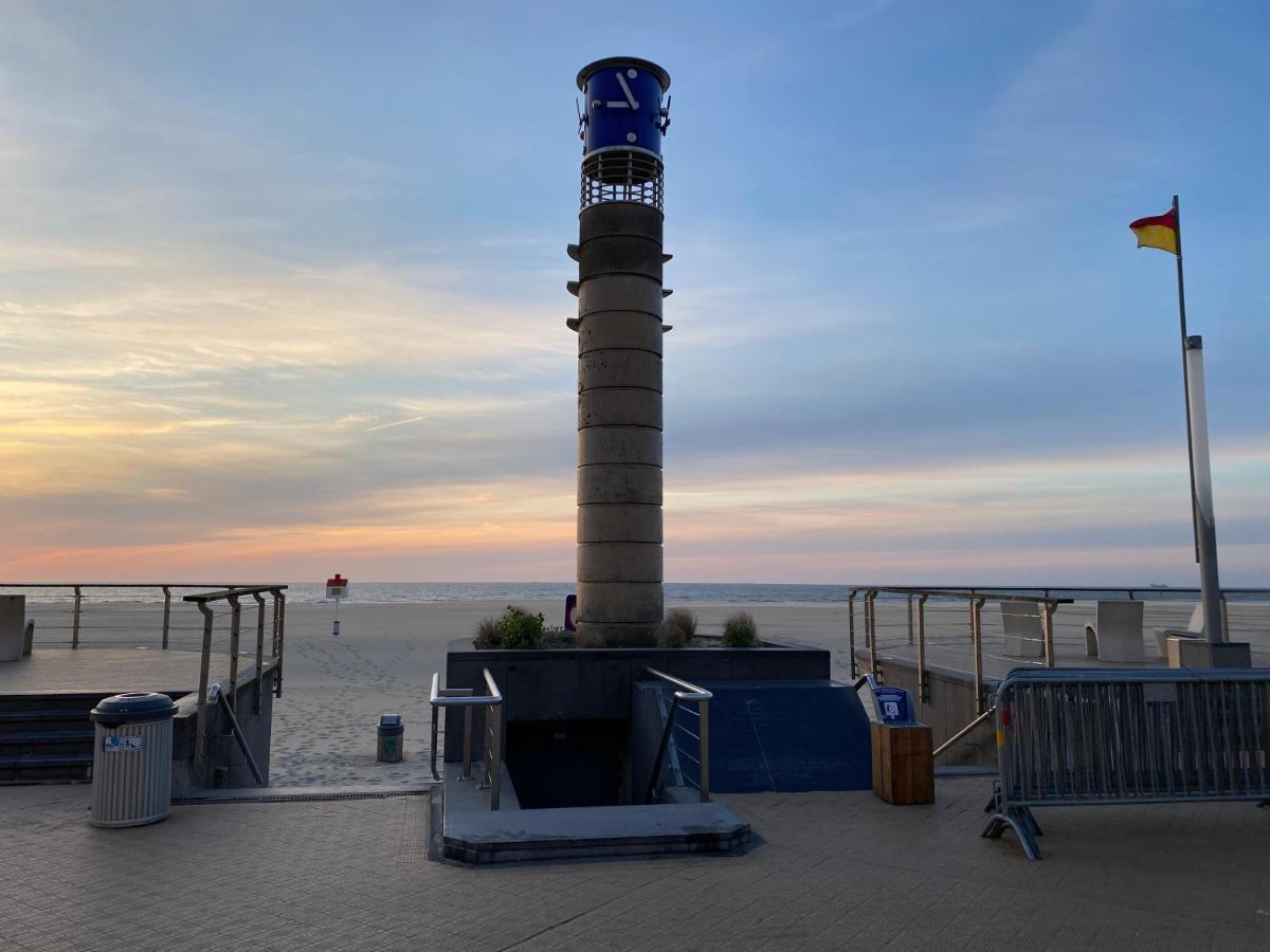 Studio Direct Aan Het Hoofdstrand Van Oostende - Naast Casino Apartment Luaran gambar