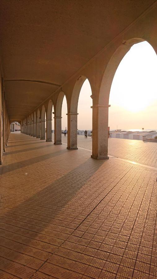 Studio Direct Aan Het Hoofdstrand Van Oostende - Naast Casino Apartment Luaran gambar